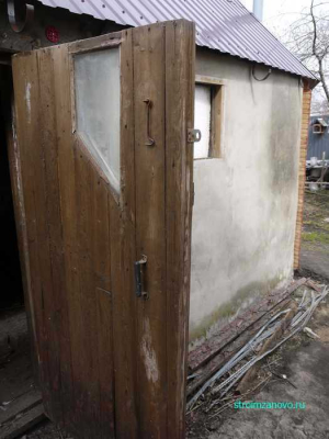 dver_v_kuryatnik